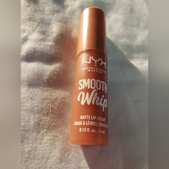 NYX Smooth Whip Matte Lip Cream, Moisturizing, Liquid Lipstick - Pancake Stacks - Picture 6 of 7